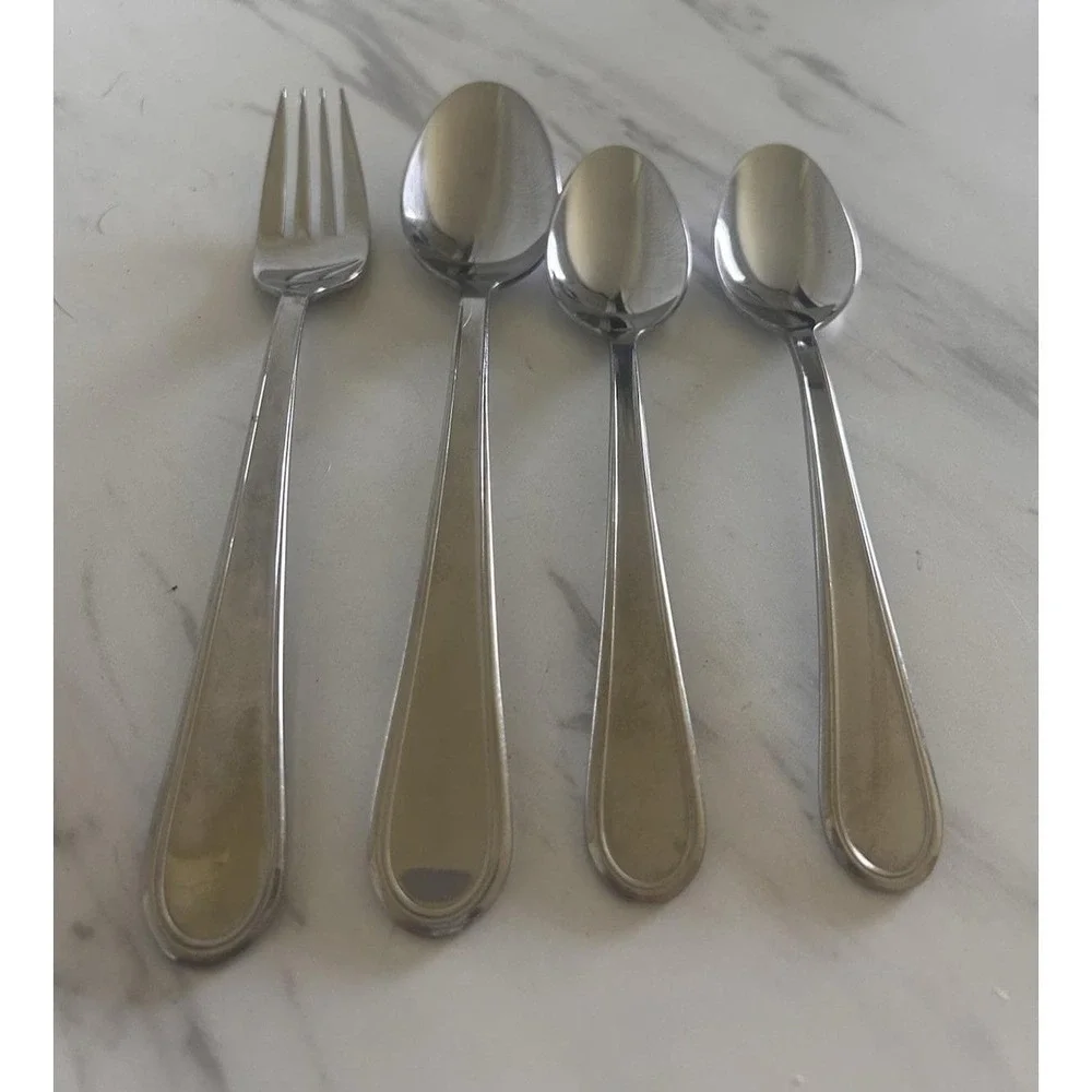 Oneida Flight Reliance Stainless Flatware Lot Tablespoon Teaspoons Fork Bx A